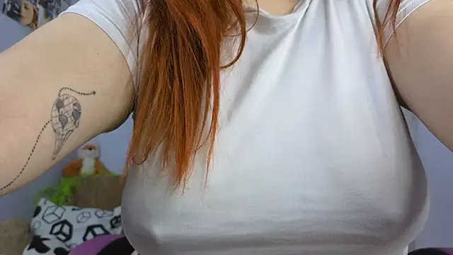 Snapshot of lucie_nicolls chatting on 24, 2, 2025 lucie nicolls online show from 24, 2, 2025