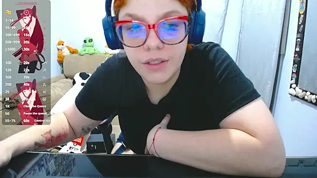 Snapshot of lucie_nicolls chatting on 9, 3, 2025 lucie nicolls online show from 9, 3, 2025