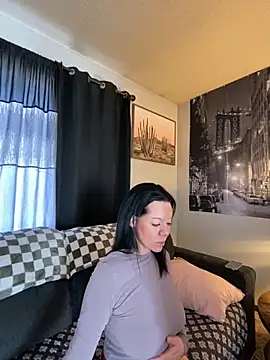 SidneyRaee online show from 6, 12, 2024