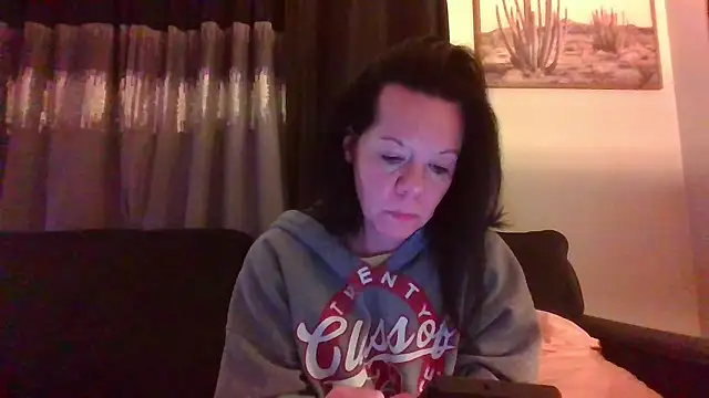 SidneyRaee online show from 8, 12, 2024