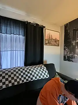 SidneyRaee online show from 12, 12, 2024