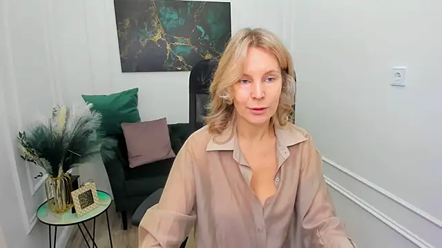 Sinty Devis online show from 2, 4, 2026