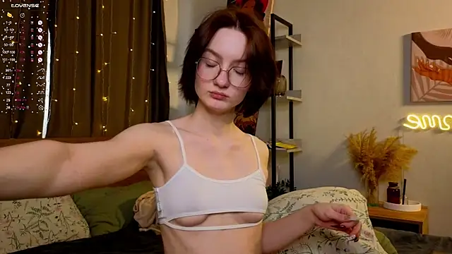 Snapshot of IdaValenti chatting on 17, 2, 2025 IdaValenti online show from 17, 2, 2025