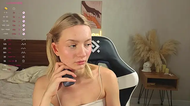 Snapshot of IdaValenti chatting on 16, 9, 2025 IdaValenti online show from 16, 9, 2025
