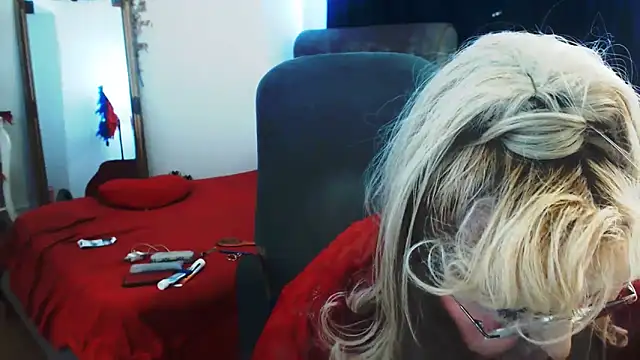 MatureExtasy online show from 1, 10, 2025