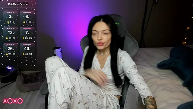 Mariella Adamss online show from 21, 12, 2025