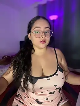 CurlyGirl 1 online show from 17, 4, 2026