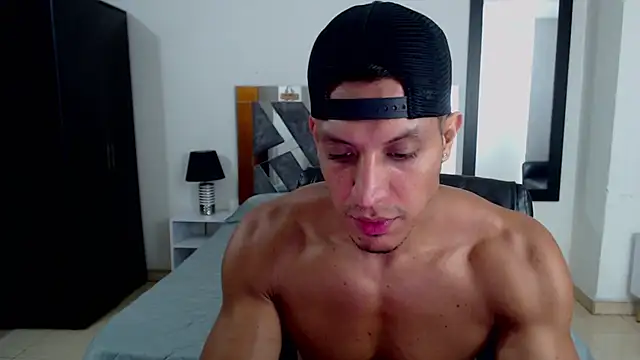 Snapshot of Frank_heaven01 chatting on 30, 12, 2024 Frank heaven01 online show from 30, 12, 2024