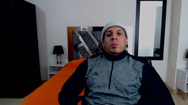 Snapshot of Frank_heaven01 chatting on 11, 2, 2025 Frank heaven01 online show from 11, 2, 2025
