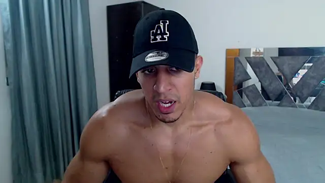Snapshot of Frank_heaven01 chatting on 16, 2, 2025 Frank heaven01 online show from 16, 2, 2025