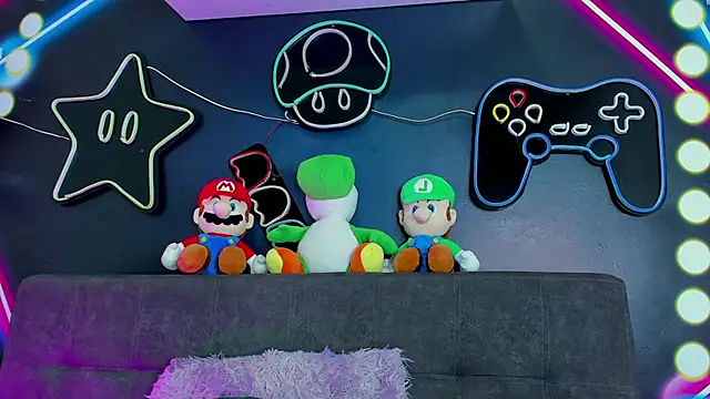 Snapshot of CristalCornner_ chatting on 12, 2, 2025 CristalCornner  online show from 12, 2, 2025