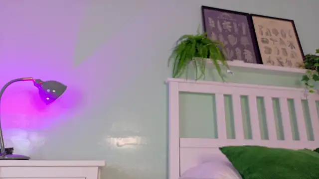 Snapshot of CristalCornner_ chatting on 26, 9, 2025 CristalCornner  online show from 26, 9, 2025