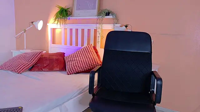 Snapshot of CristalCornner_ chatting on 21, 10, 2025 CristalCornner  online show from 21, 10, 2025