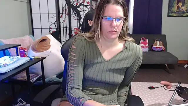 Sarahtineke online show from 21, 10, 2025