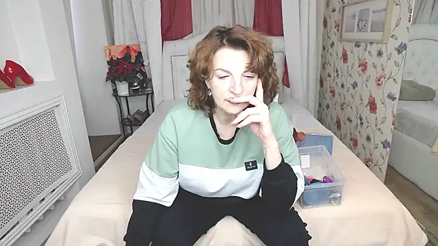 AmiHotGranny online show from 5, 4, 2026