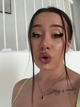 deliaroyal online show from 13, 3, 2025