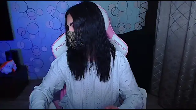 Snapshot of __Yasmina__ chatting on 1, 10, 2025   Yasmina   online show from 1, 10, 2025