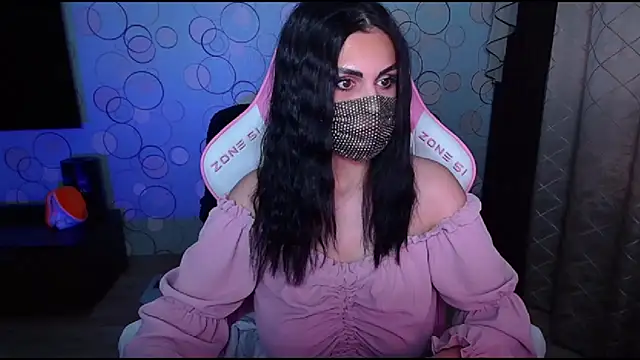 Snapshot of __Yasmina__ chatting on 2, 10, 2025   Yasmina   online show from 2, 10, 2025