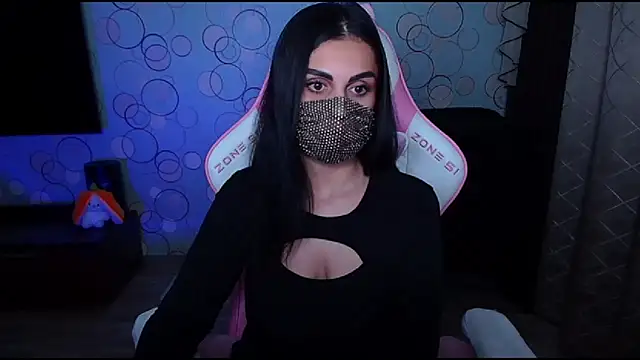 Snapshot of __Yasmina__ chatting on 6, 10, 2025   Yasmina   online show from 6, 10, 2025