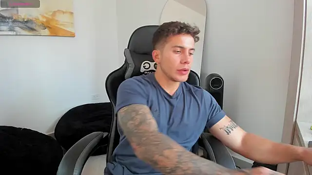 Snapshot of LucianSinclair chatting on 25, 1, 2025 LucianSinclair online show from 25, 1, 2025