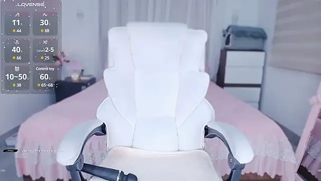 PimChanOK online show from 6, 3, 2025