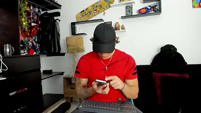 Tom Krakow online show from 25, 2, 2025