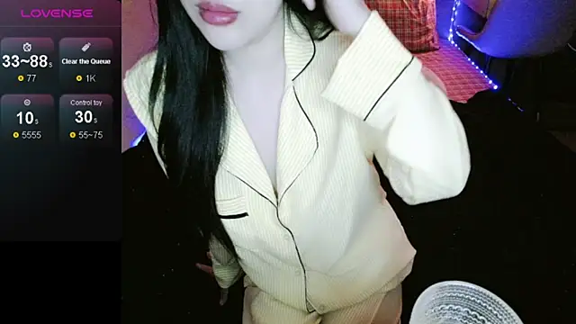  Viviann  online show from 16, 10, 2025