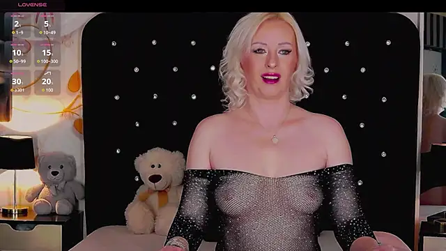 OliviaShaw23 online show from 26, 11, 2025