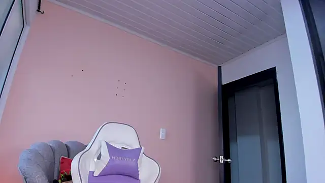 Snapshot of lili_turner chatting on 9, 12, 2024 lili turner online show from 9, 12, 2024