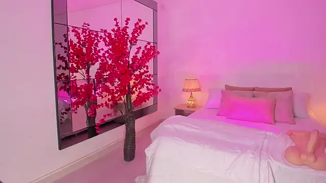 Leah Grey online show from 15, 4, 2026