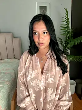 Gytha davis online show from 7, 10, 2025