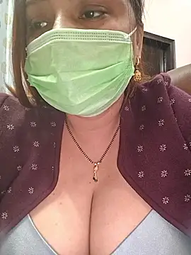 Snapshot of Dianaa9 chatting on 28, 11, 2025 Dianaa9 online show from 28, 11, 2025