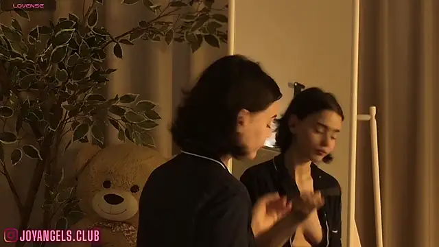 SophieCharm online show from 27, 3, 2026