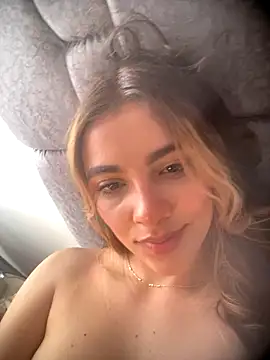 Snapshot of xia_foxxy chatting on 21, 9, 2025 xia foxxy online show from 21, 9, 2025