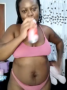 Snapshot of TheDoubleTrouble18xxx chatting on 18, 12, 2025 TheDoubleTrouble18xxx online show from 18, 12, 2025