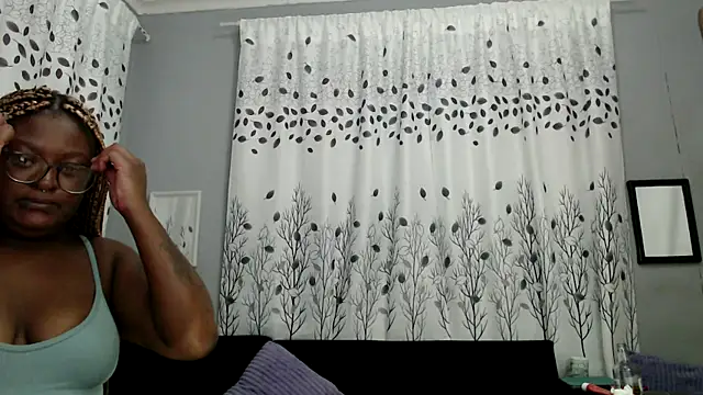 Snapshot of TheDoubleTrouble18xxx chatting on 7, 2, 2026 TheDoubleTrouble18xxx online show from 7, 2, 2026