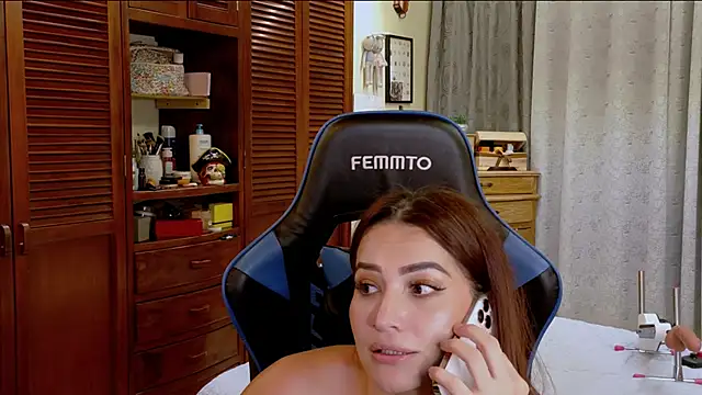 Abrilqueen online show from 26, 7, 2026