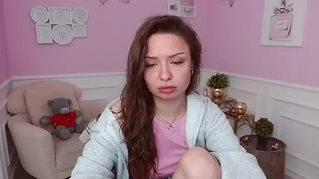 Snapshot of LucySkilar chatting on 15, 5, 2026 LucySkilar online show from 15, 5, 2026