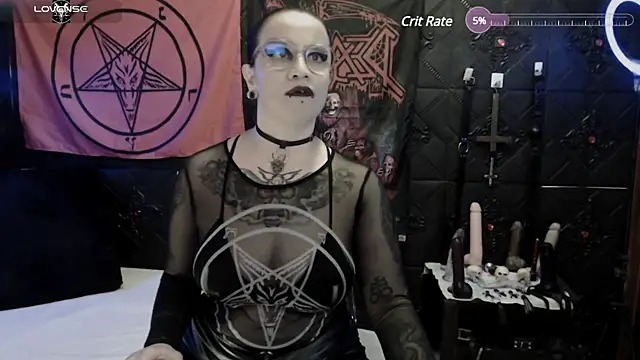 Evil Queen 666 online show from 22, 3, 2025