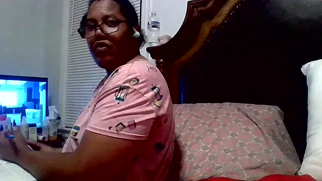 ebonyred online show from 13, 4, 2026