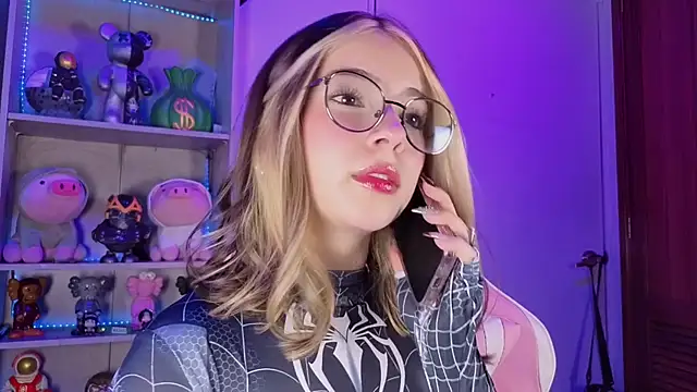 EmilyMiller  online show from 9, 9, 2025