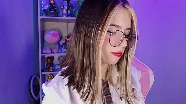 EmilyMiller  online show from 23, 9, 2025