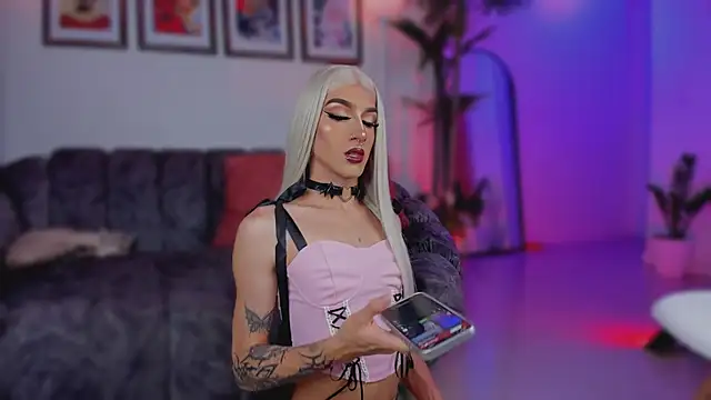 Taylor  foxxx online show from 21, 10, 2025