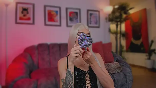 Taylor  foxxx online show from 22, 5, 2026