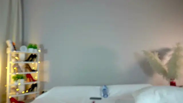 Snapshot of AngryTomato chatting on 1, 1, 2025 AngryTomato online show from 1, 1, 2025