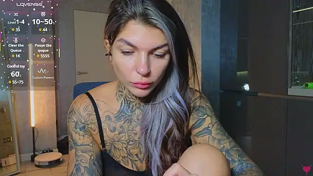 tattooedBabyy online show from 4, 3, 2025