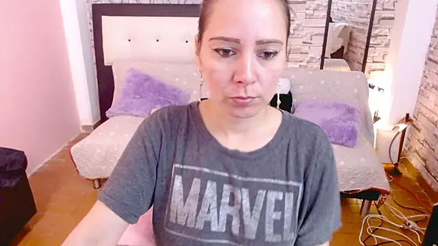 camila delarosa online show from 15, 3, 2026