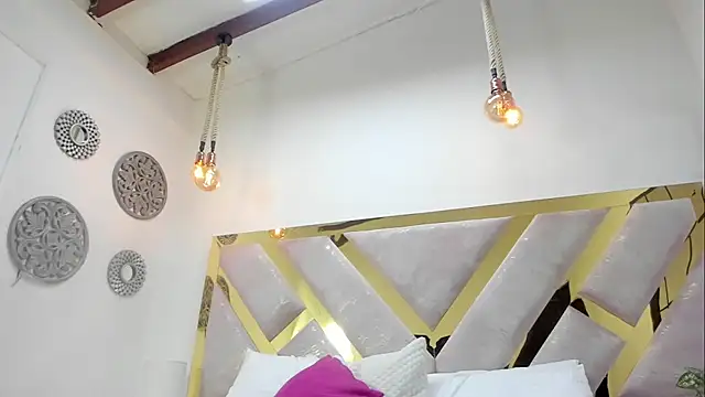 Oriana Guzman online show from 13, 1, 2025