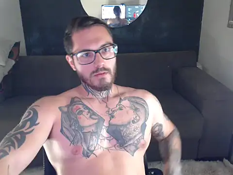 Snapshot of clark_r chatting on 24, 9, 2025 clark r online show from 24, 9, 2025