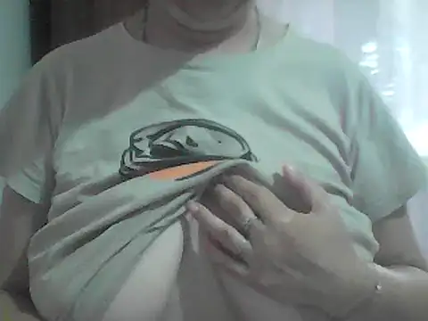 Snapshot of AnaXBerry chatting on 25, 6, 2026 AnaXBerry online show from 25, 6, 2026